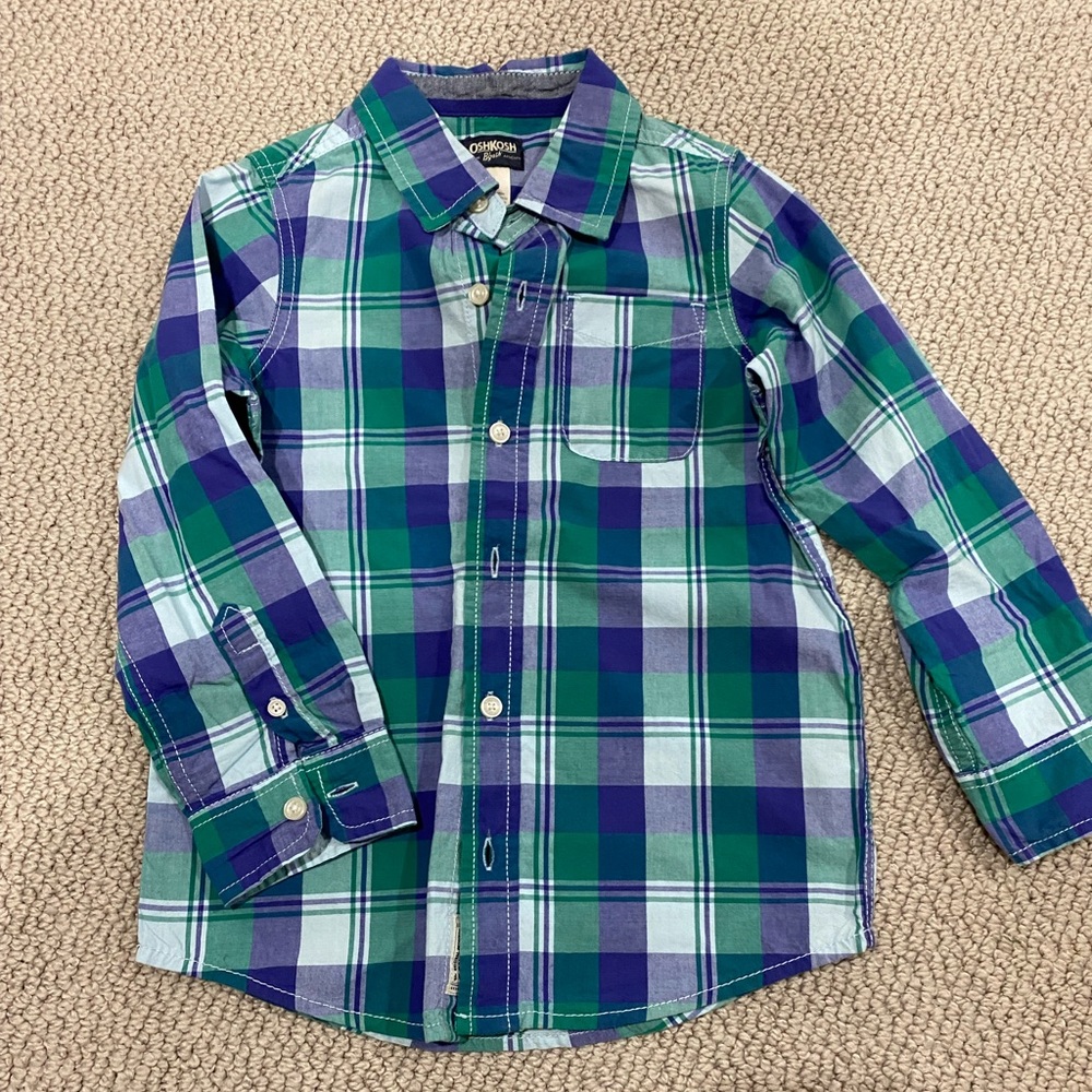 Boys long sleeve button down shirt, size 6.